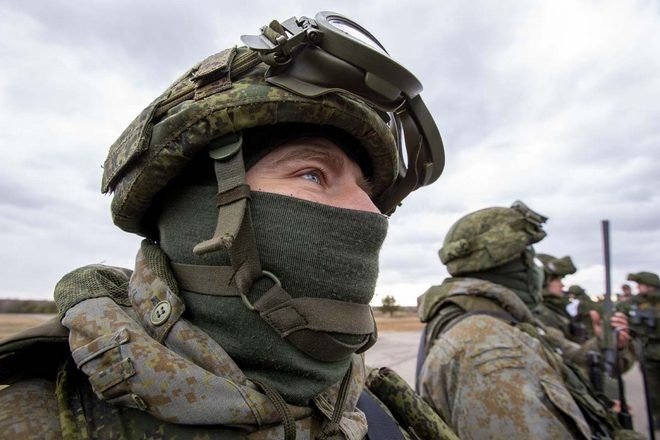 Russian military offers militants in Mariupol to lay down arms