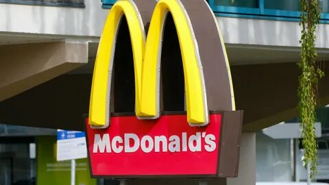 Britons go to McDonald’s to get warm and wash up