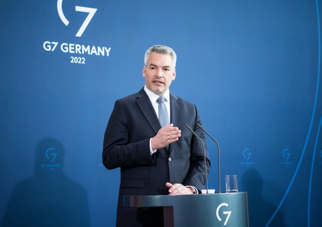 “Alcohol and Psychotropics”: Austrian Chancellor on Smoothing the Gas Crisis