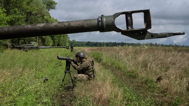 POW Says Ukrainian Military Prepared to Attack Donbass
