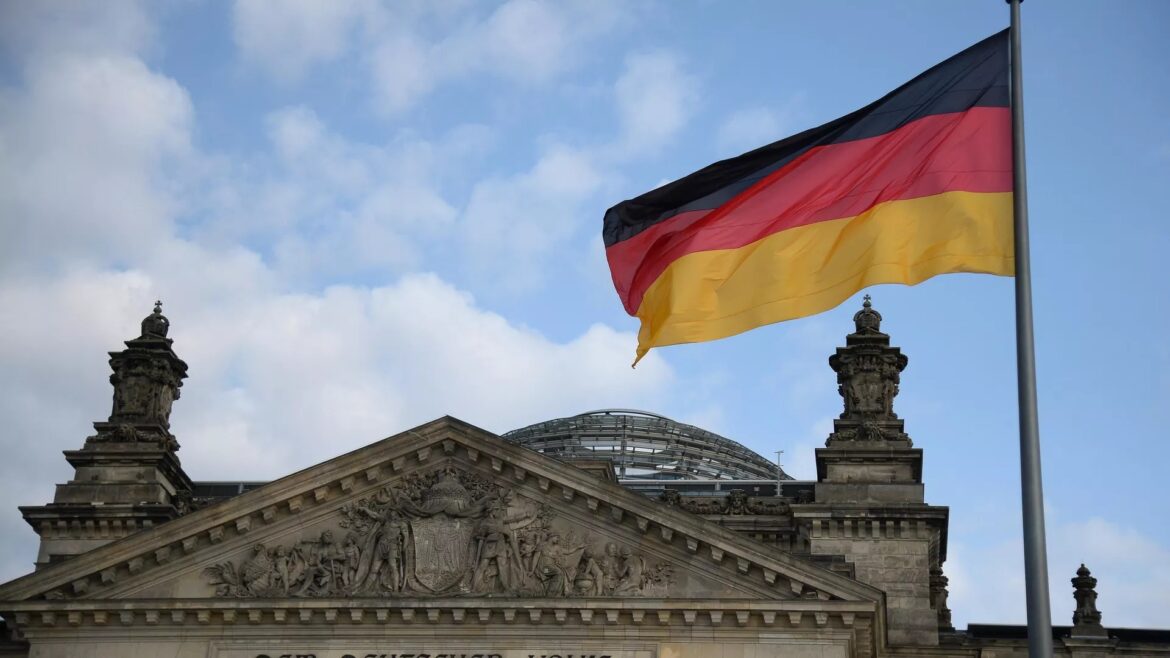 German Sociologist Schneider: Germany Risks Becoming a ” beggar country ” Because of the Crisis