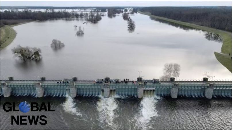 Torrential Christmas: The Old Preetzin Dam on the Elbe Opened Due to the Rains